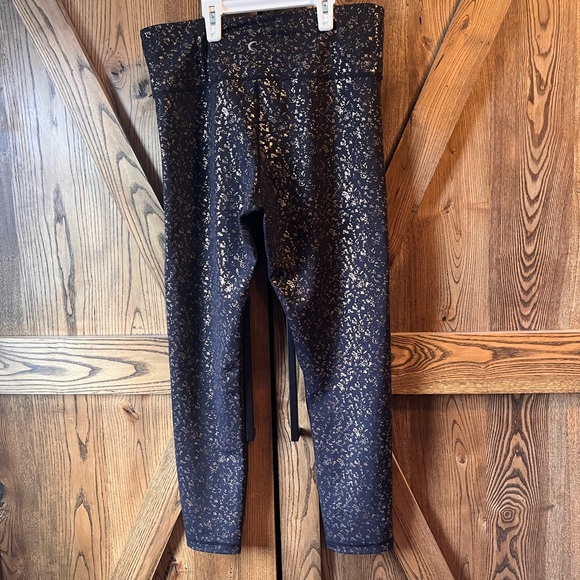 ZYIA Black Leggings 7/8 with gold accents - Picture 5 of 8